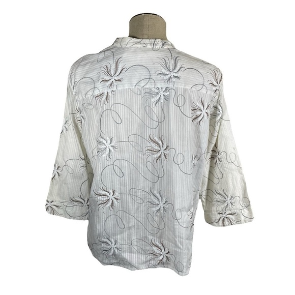 Alfred Dunner White V-Neck Button Down Blouse Sequin Floral Size 16P - Picture 2 of 5